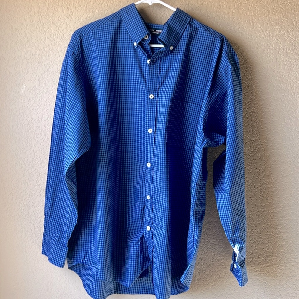 RoundTree & York blue and black checked short. Size large
